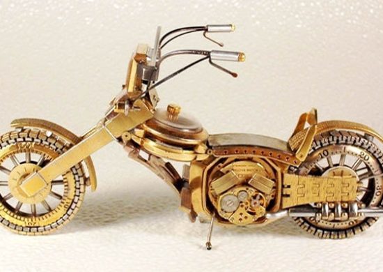 Μινιατούρες μοτοσικλετών από τα παλιά ρολόγια