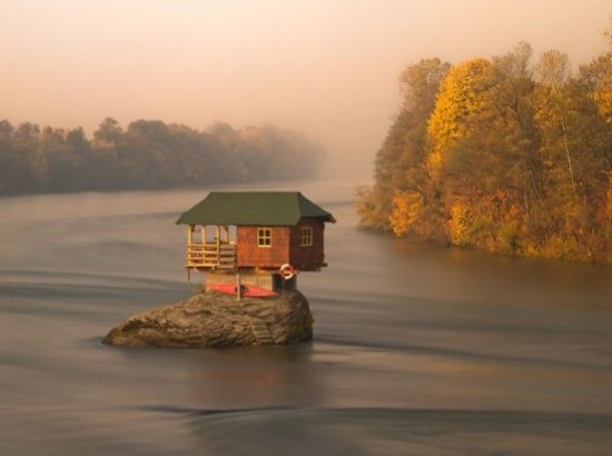 30 σπίτια στη μέση της φύσης που ξεφύγουν από τον πολιτισμό