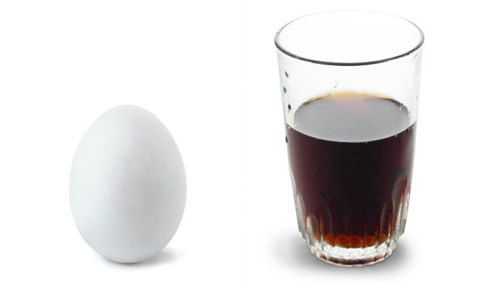 Δείτε τι θα συμβεί αν αφήσετε ένα αυγό μέσα σε coca cola
