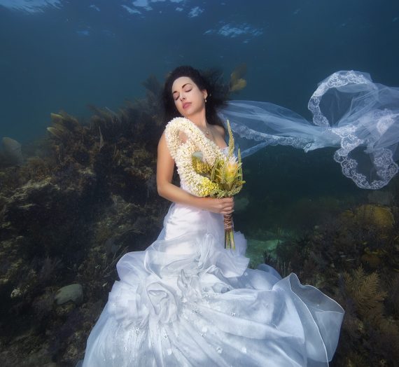 Απίστευτες υποβρύχιες φωτογραφίες γάμου