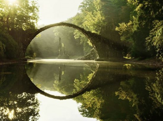 Φωτογραφίες σαν από σκοτεινά παιδικά παραμύθια