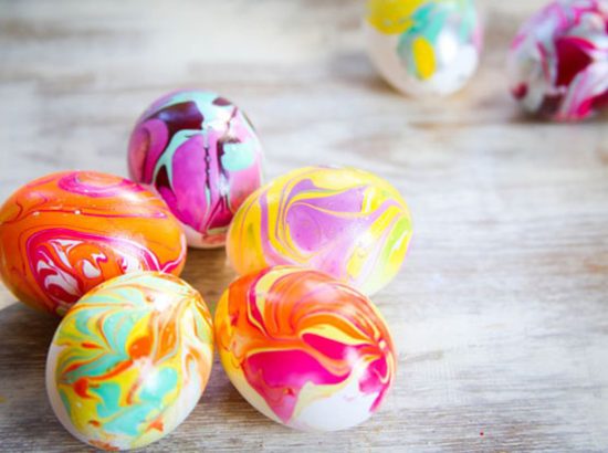 Πασχαλινά αυγά διακοσμημένα με βερνίκι νυχιών