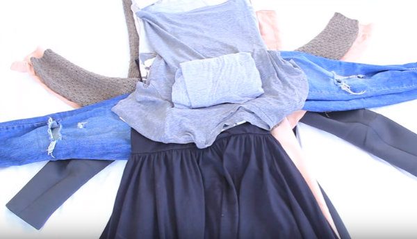 Μάθετε πώς να πακετάρετε τα ρούχα στην βαλίτσα σας σαν επαγγελματίας (βίντεο)